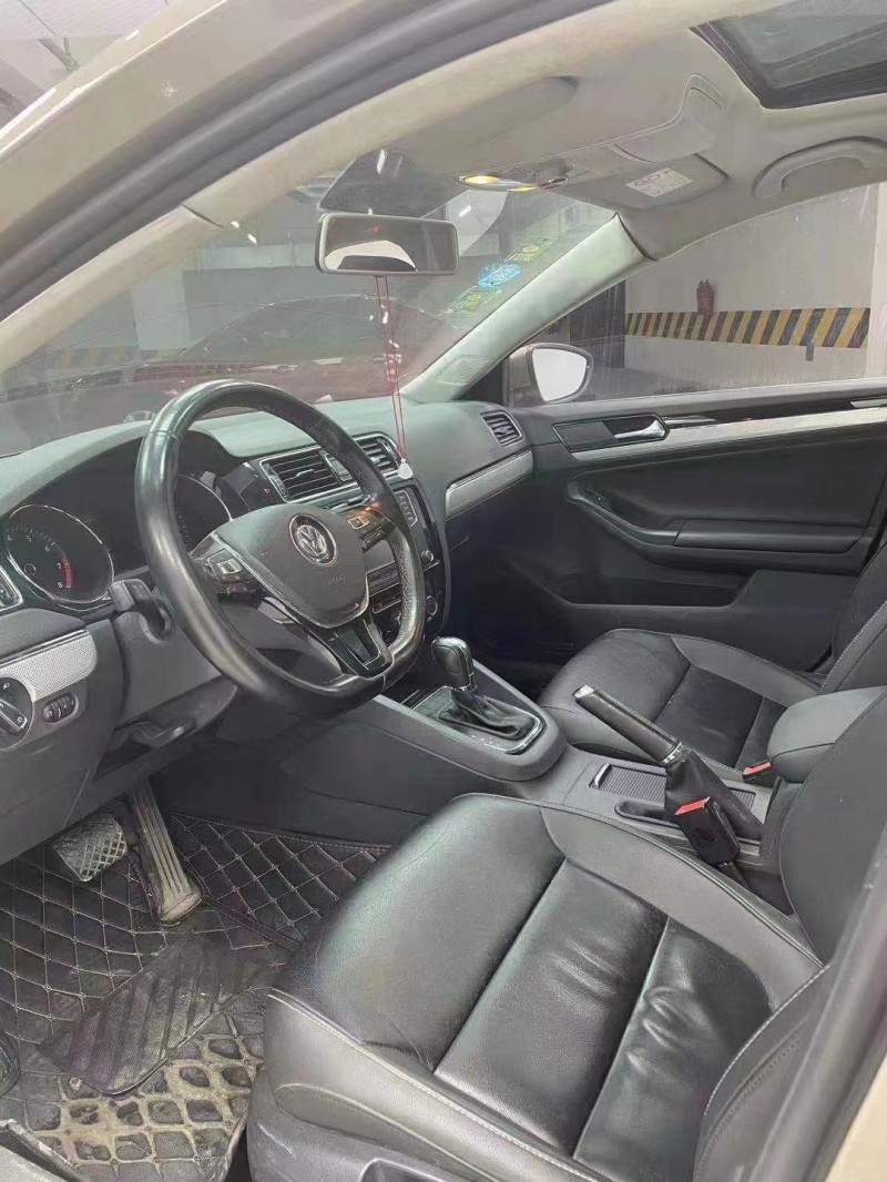 成都17年大众速腾6