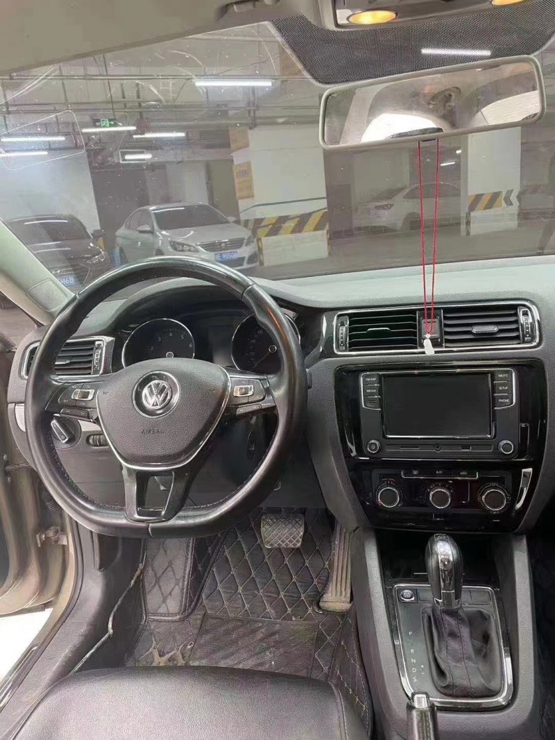 成都17年大众速腾8