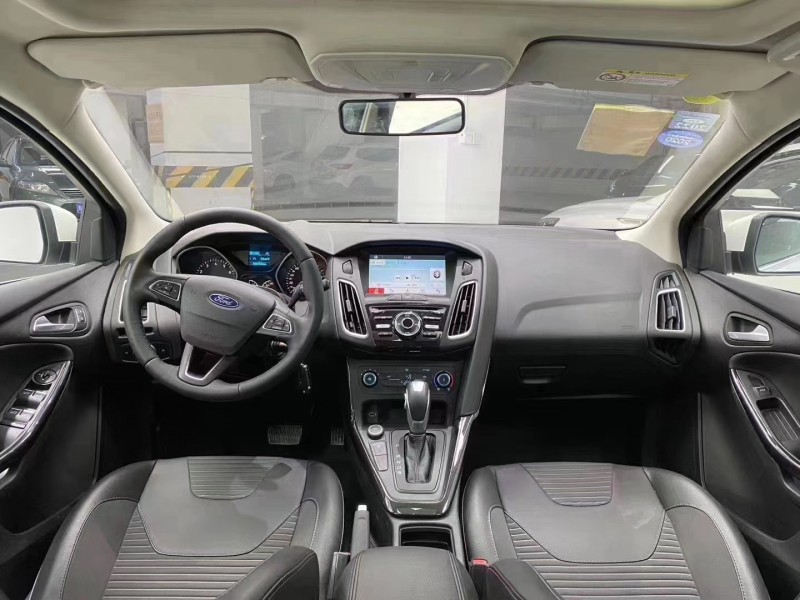 成都20年福特福克斯9