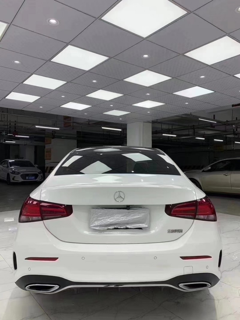 成都19年奔驰A5