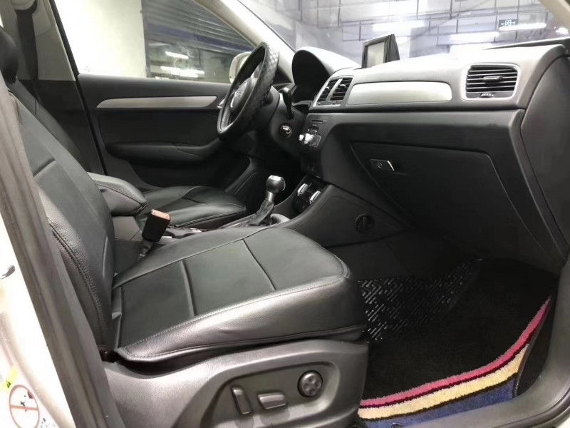 成都16年奥迪Q36