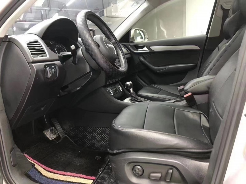 成都16年奥迪Q37