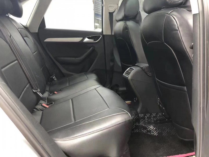 成都16年奥迪Q38