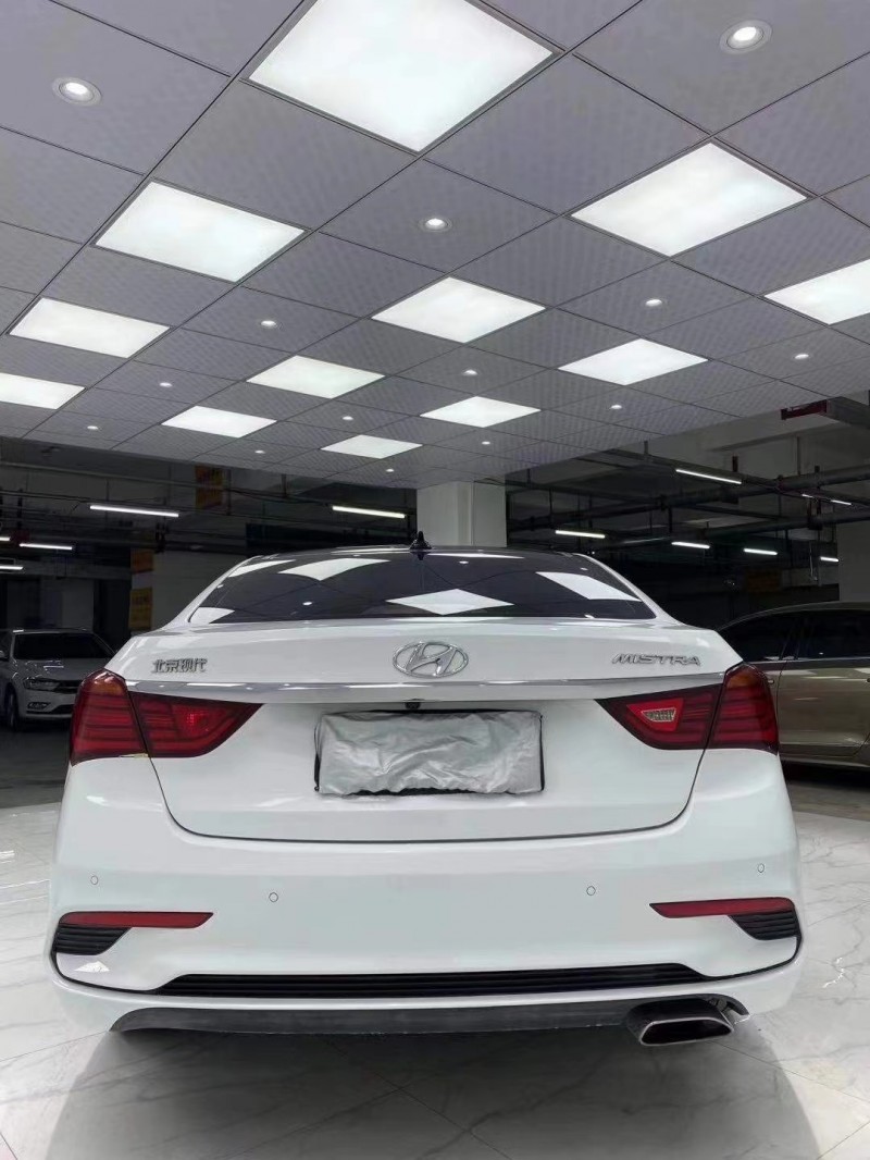 成都18年现代名图8