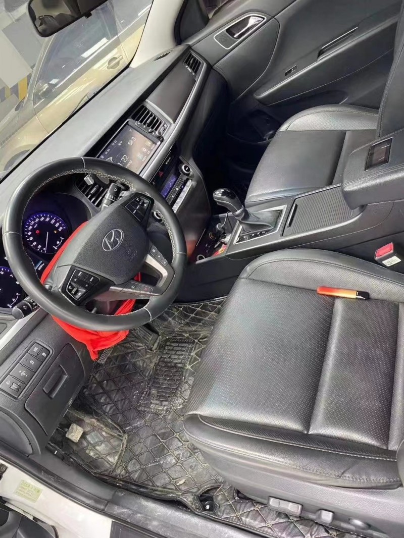 成都18年现代名图9