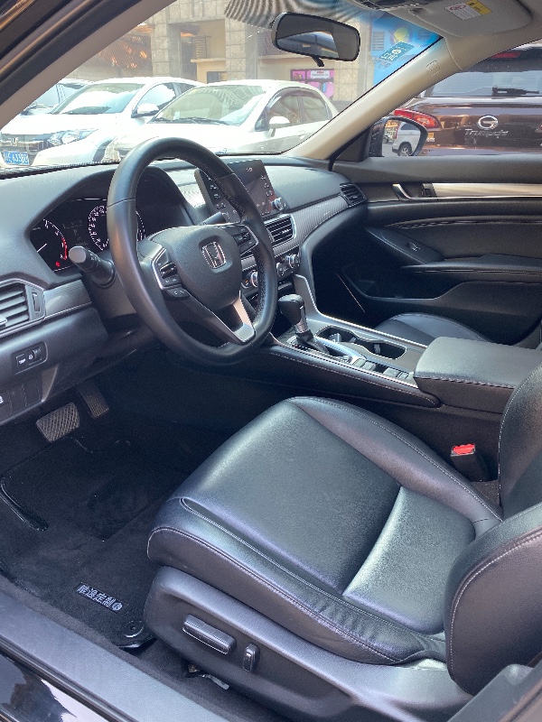 佛山18年本田雅阁6