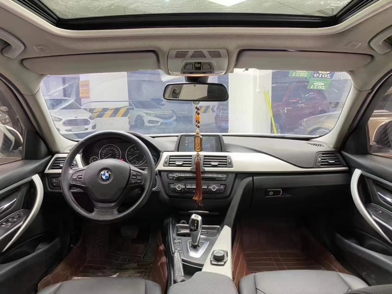 成都15年宝马3系7