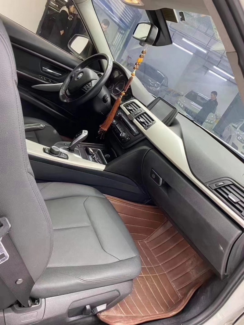 成都15年宝马3系8