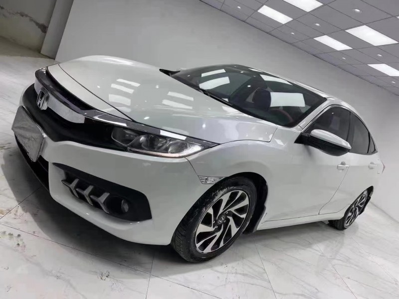 成都16年本田思域2