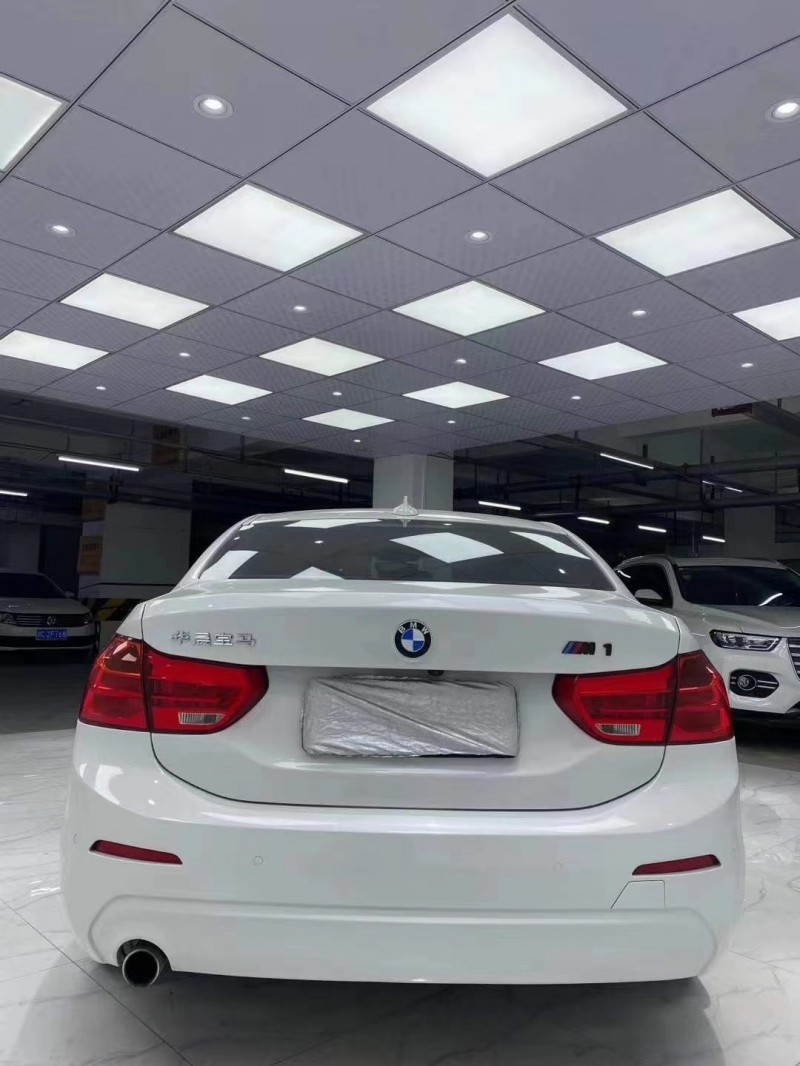 成都19年宝马1系5