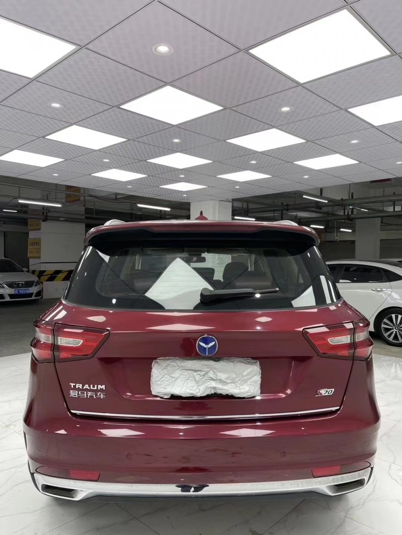 成都18年君马汽车S705