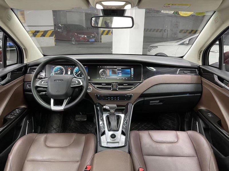 成都18年君马汽车S708