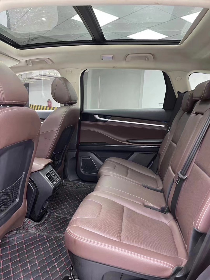 成都18年君马汽车S709