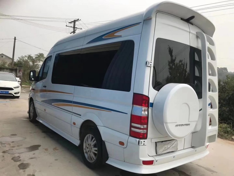 北京15年奔驰斯宾特8