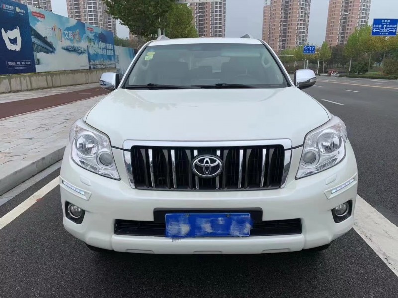 武汉13年丰田普拉多1