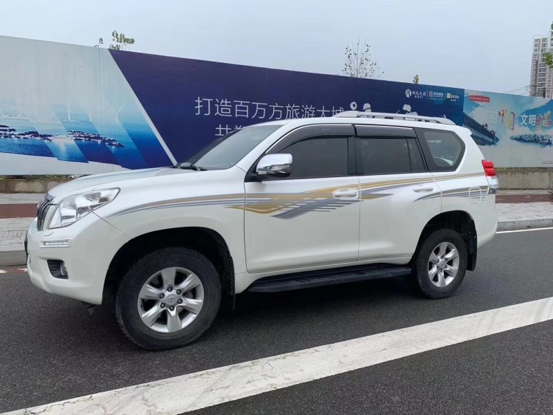 武汉13年丰田普拉多2