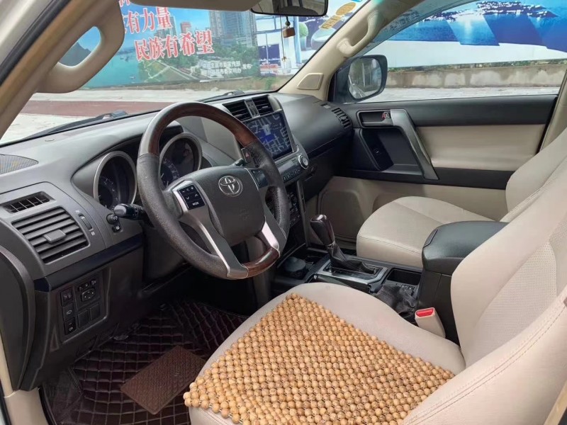 武汉13年丰田普拉多4