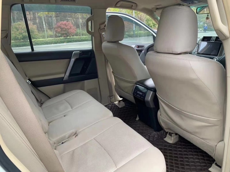 武汉13年丰田普拉多7