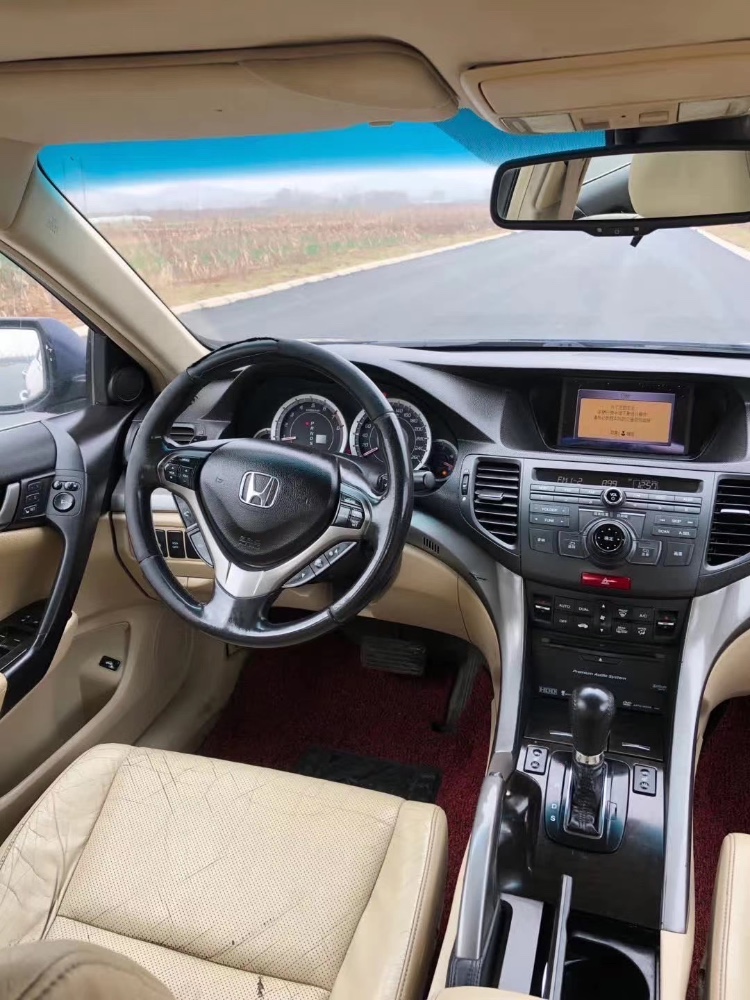 济宁11年本田思铂睿7