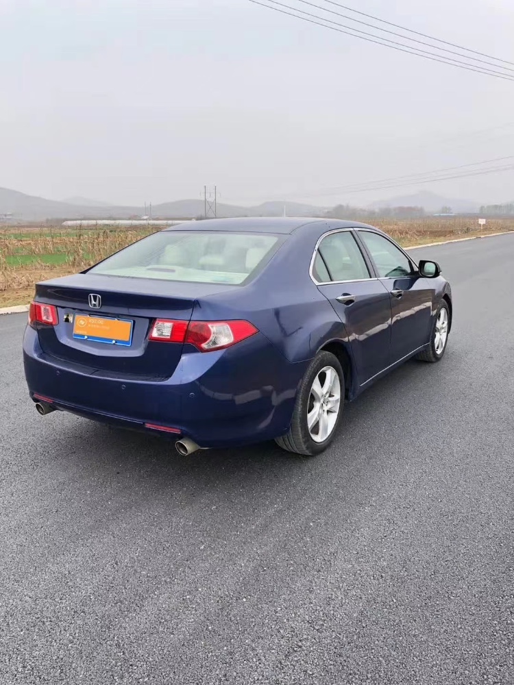 济宁11年本田思铂睿6