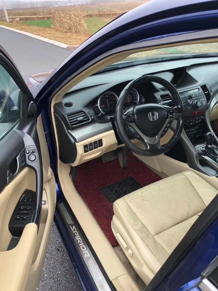 济宁11年本田思铂睿8