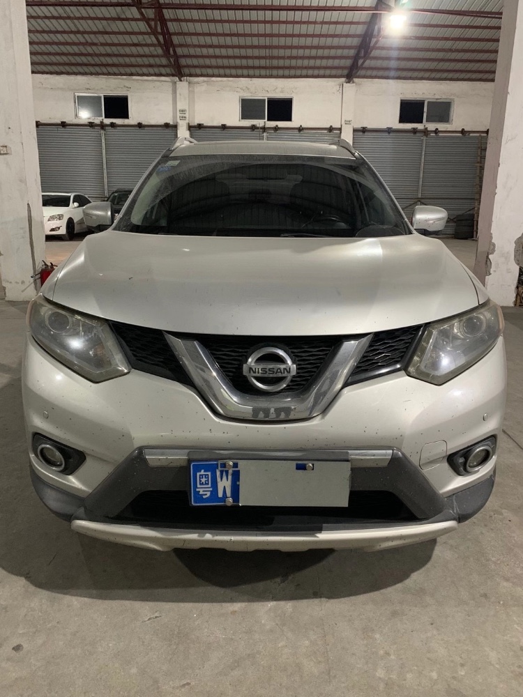 中山14年日产奇骏1