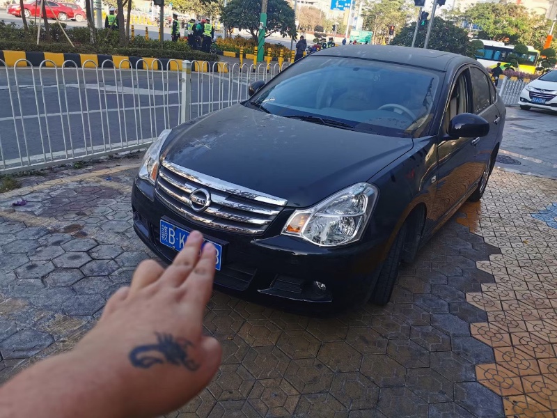 广州18年日产轩逸4