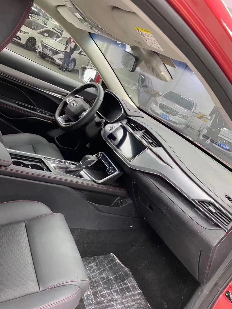 成都20年吉利宾瑞8