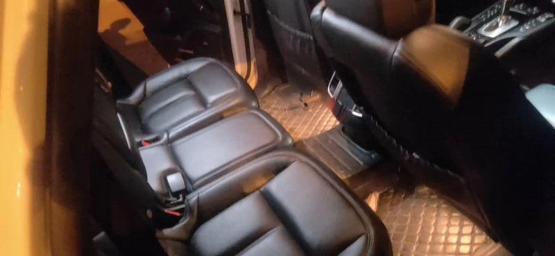 武汉17年保时捷卡宴4