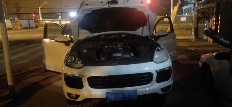 武汉17年保时捷卡宴8