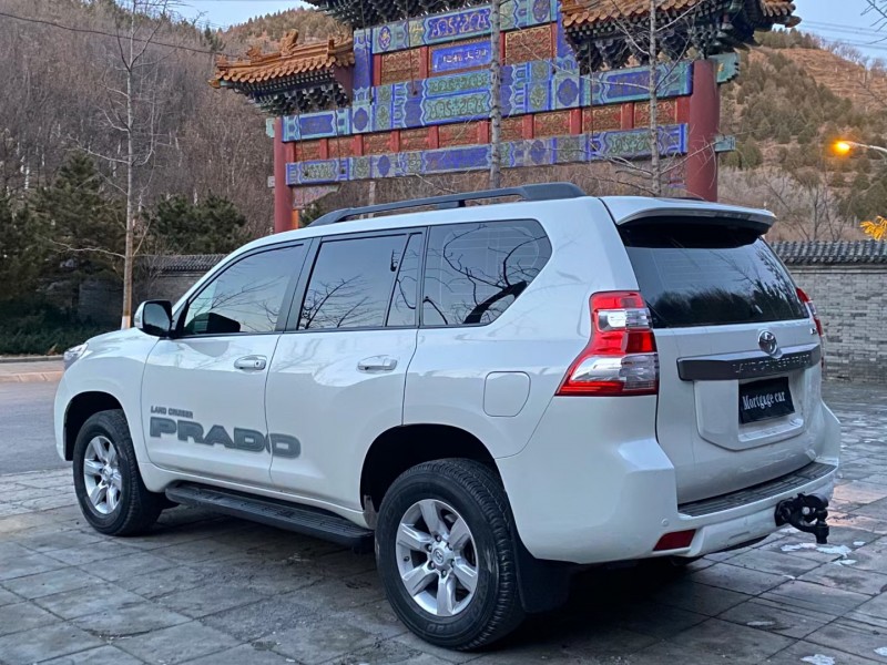 北京17年丰田普拉多6
