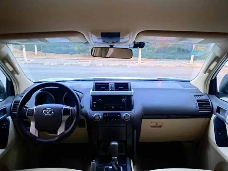 北京17年丰田普拉多8