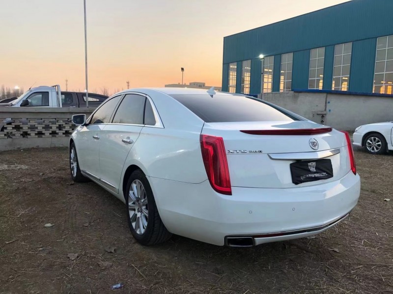 保定13年凯迪拉克XTS3