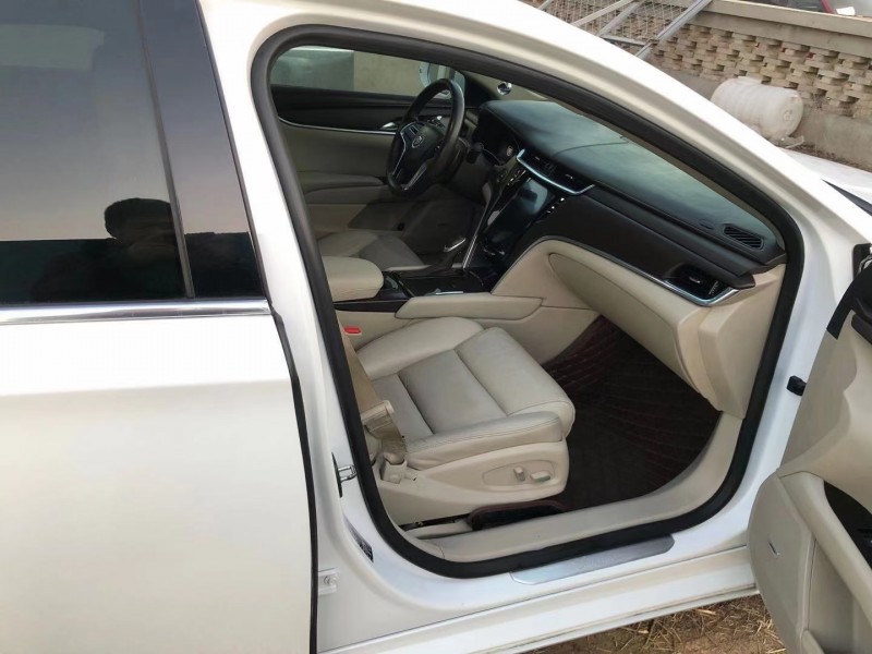 保定13年凯迪拉克XTS8