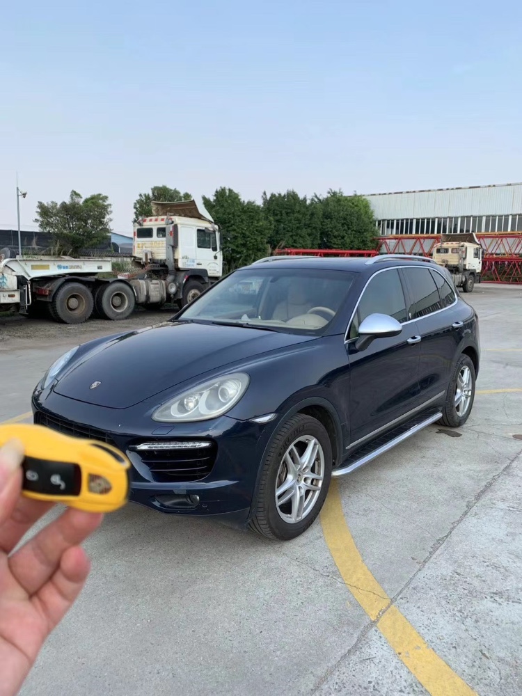 广州11年保时捷卡宴6