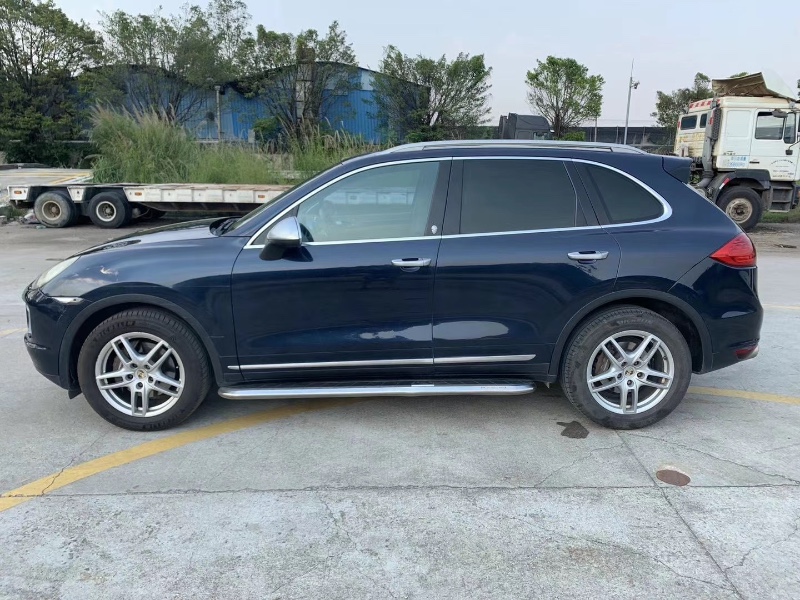 广州11年保时捷卡宴5