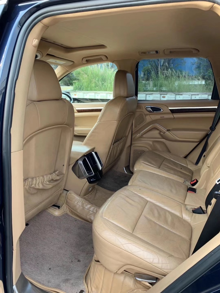 广州11年保时捷卡宴1