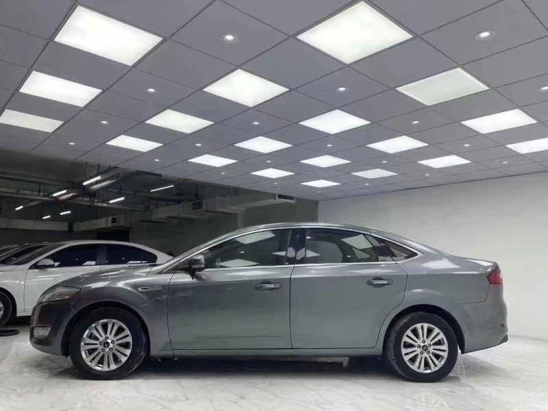 成都11年福特蒙迪欧-致胜3