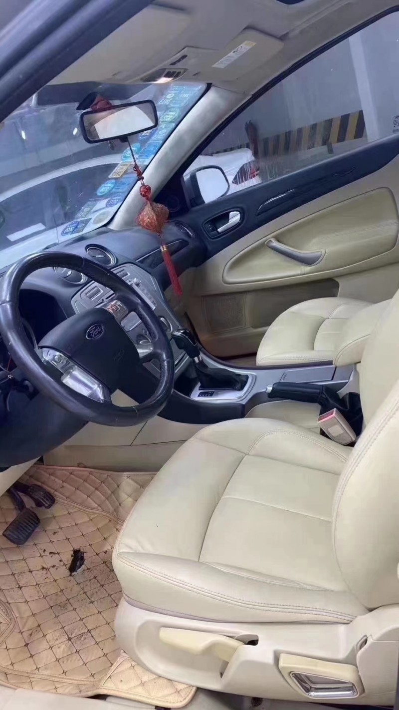 成都11年福特蒙迪欧-致胜4