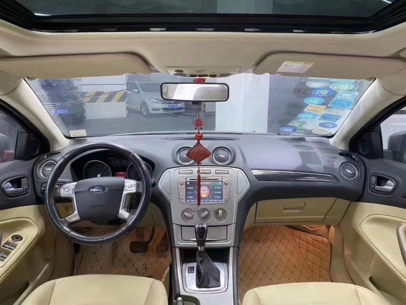 成都11年福特蒙迪欧-致胜8