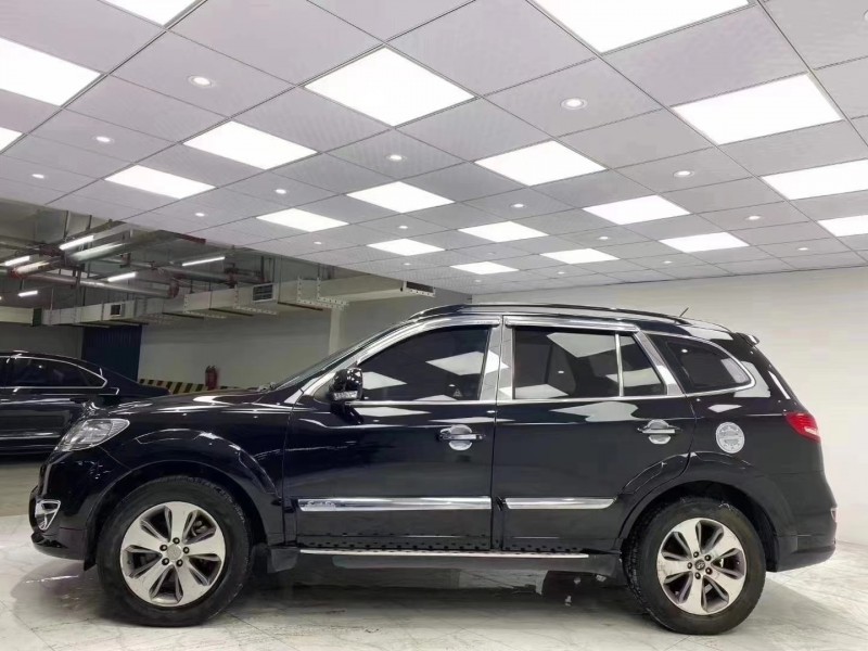 成都14年现代全新胜达3