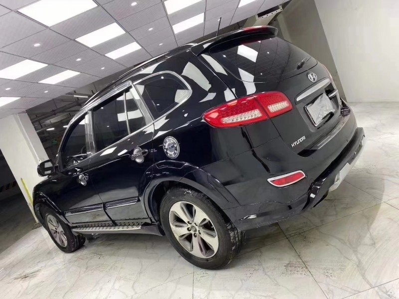 成都14年现代全新胜达6