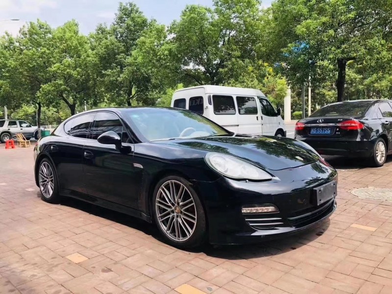 泉州11年保時捷帕拉梅拉1