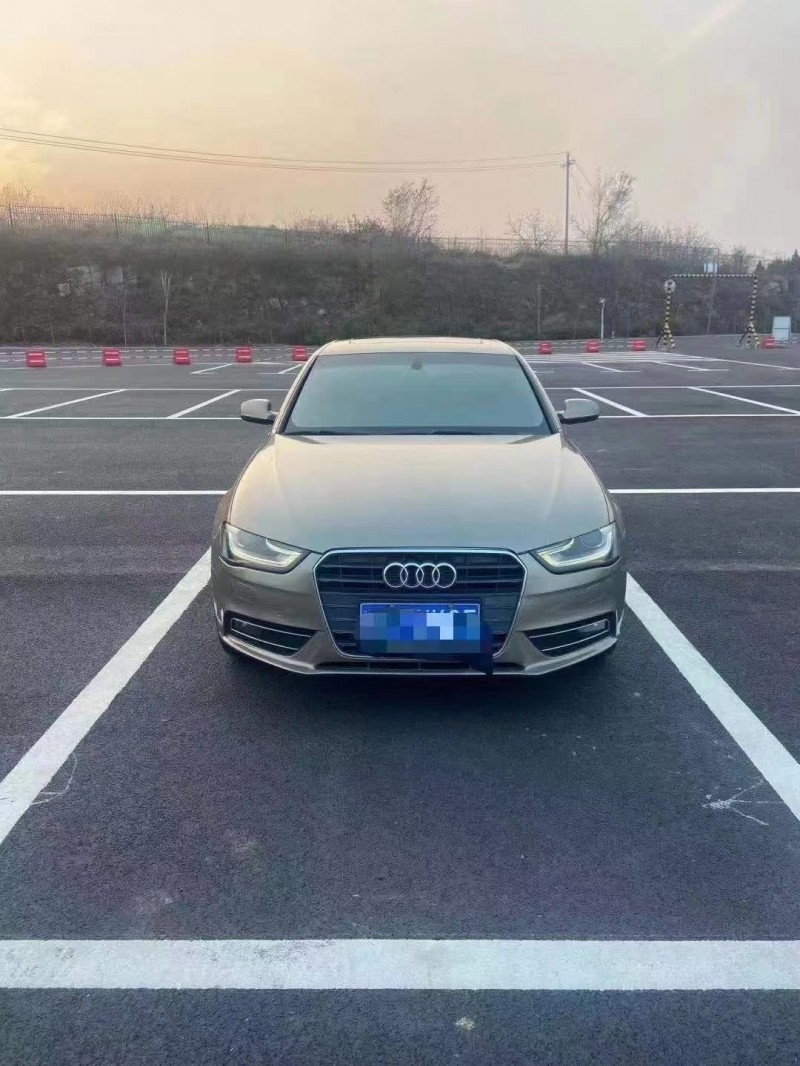 济宁12年奥迪A4L7