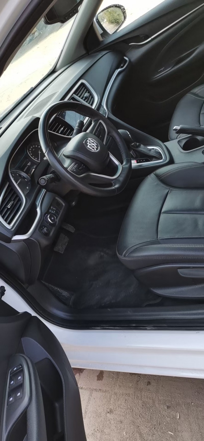 邢台19年别克英朗4