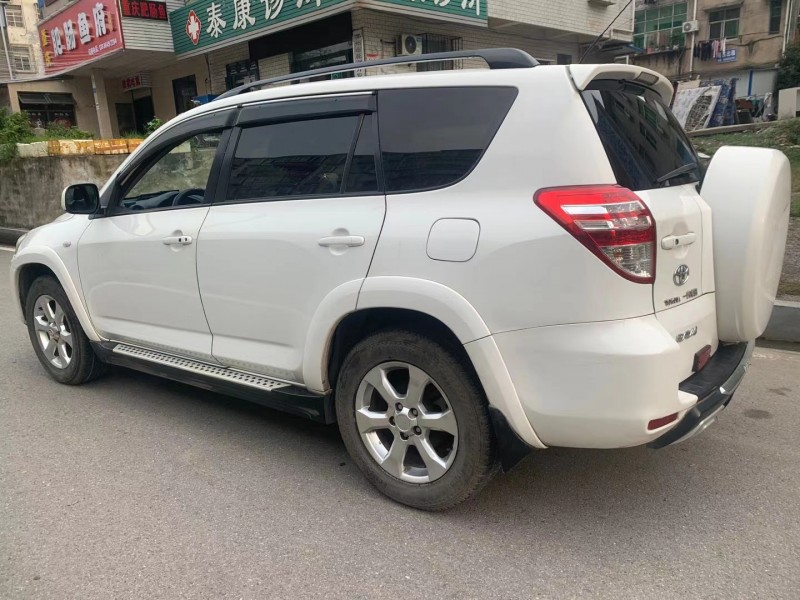 黃石10年豐田RAV45
