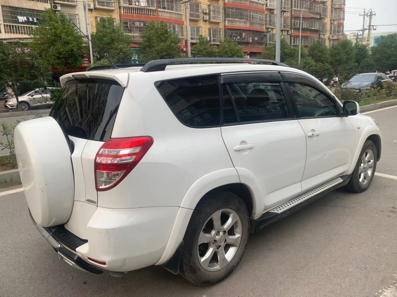 黃石10年豐田RAV44