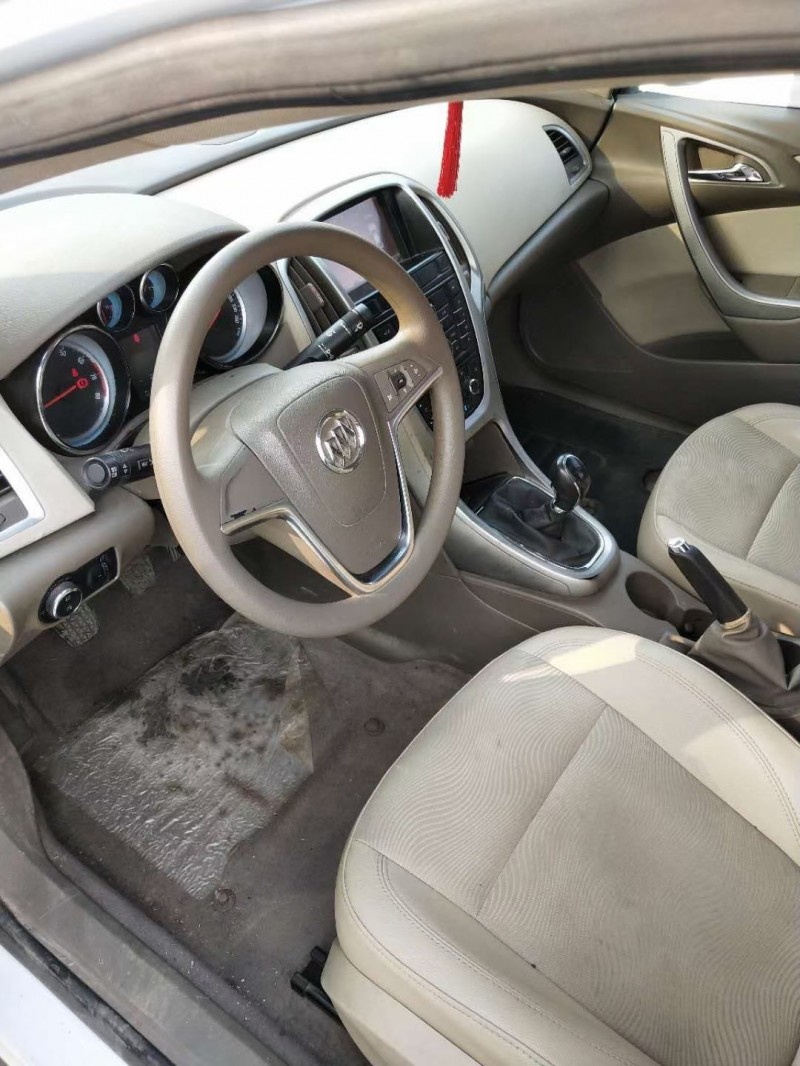 邢台15年别克英朗4