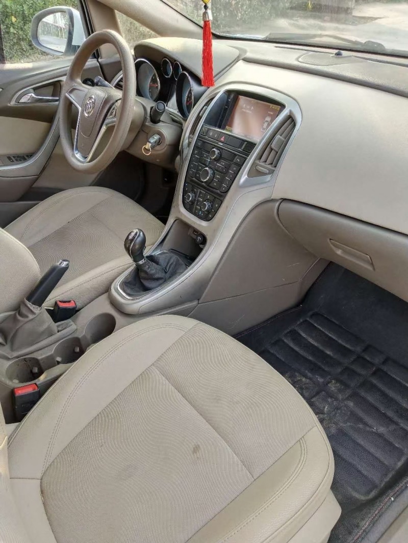 邢台15年别克英朗8