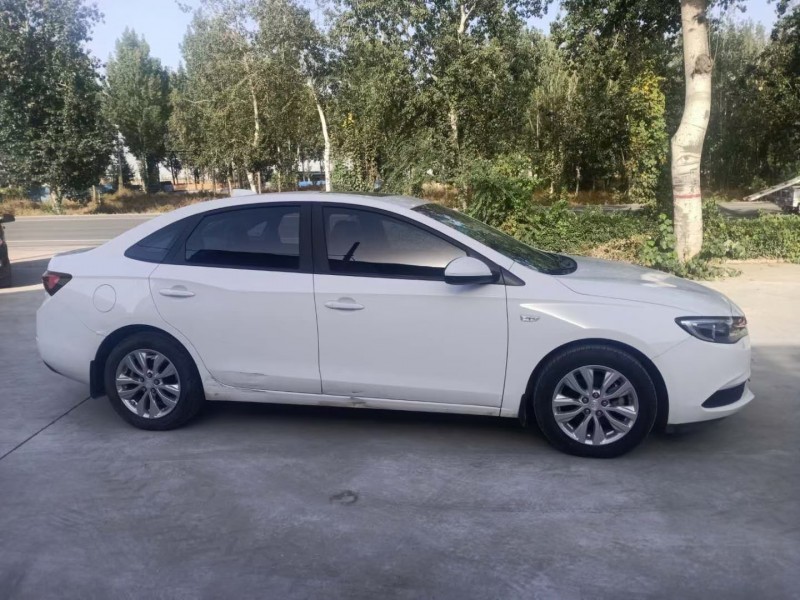 邢台18年别克英朗7